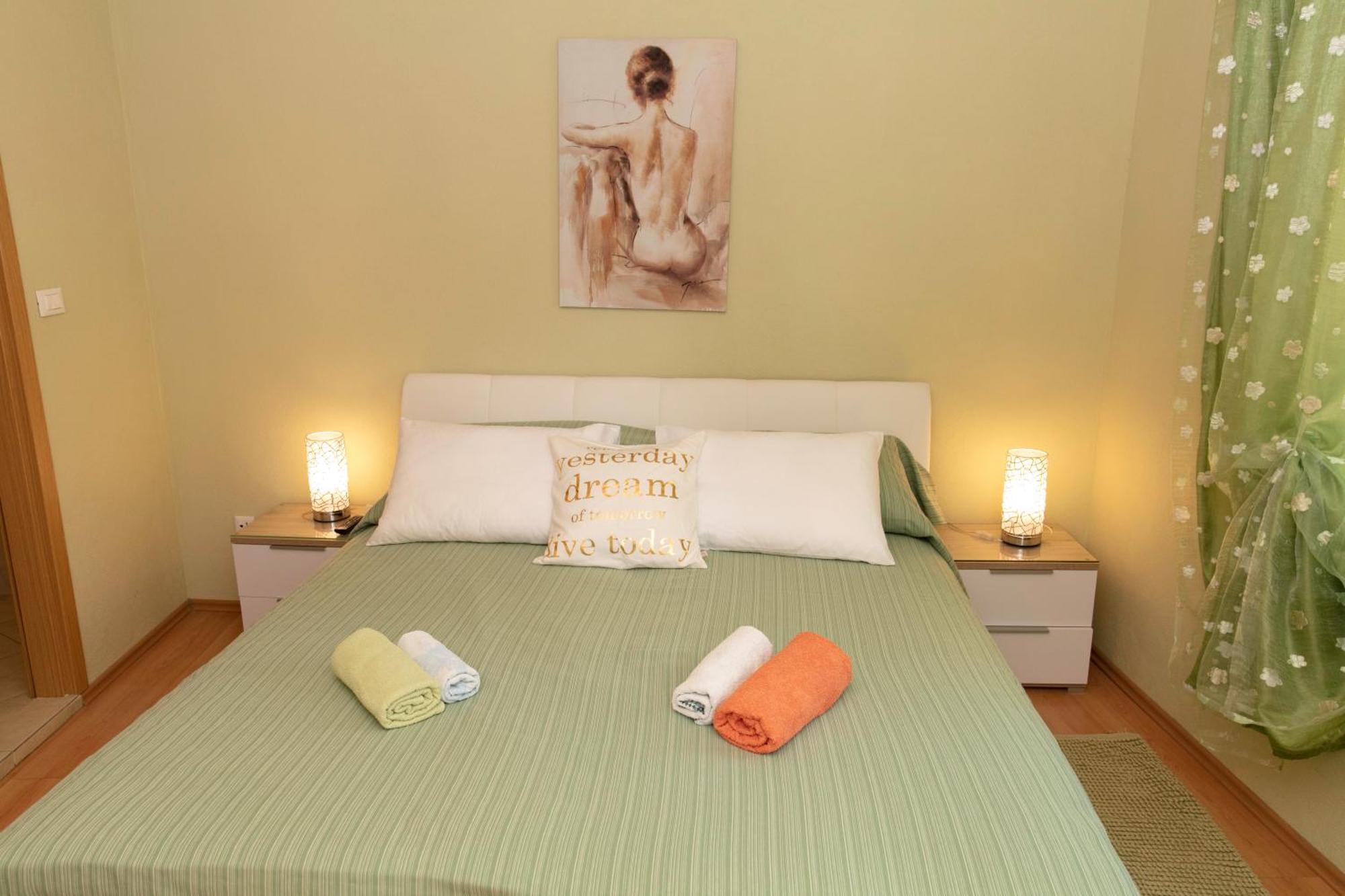 Apartmani Darinka Baska Voda Ngoại thất bức ảnh