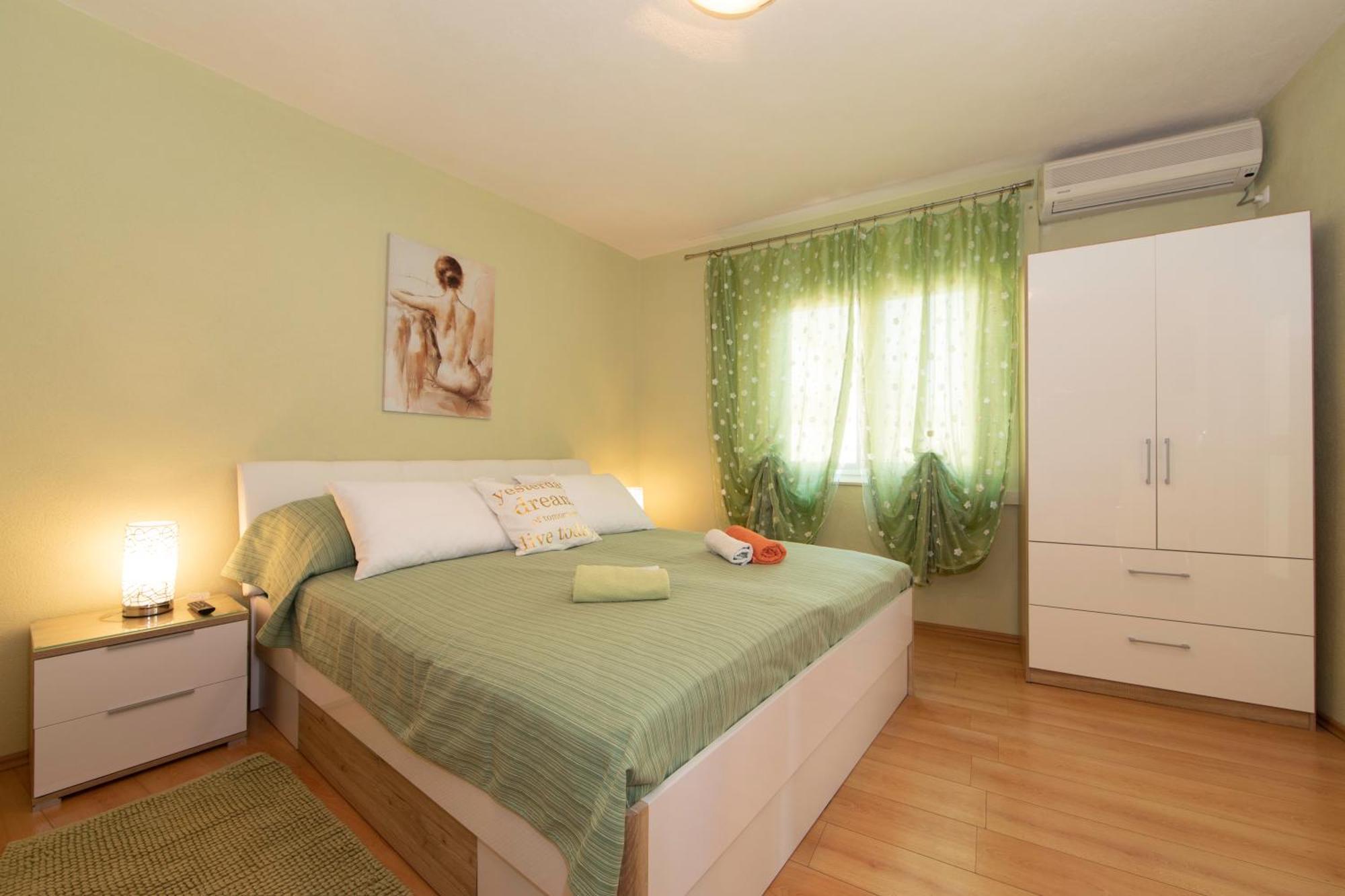 Apartmani Darinka Baska Voda Ngoại thất bức ảnh
