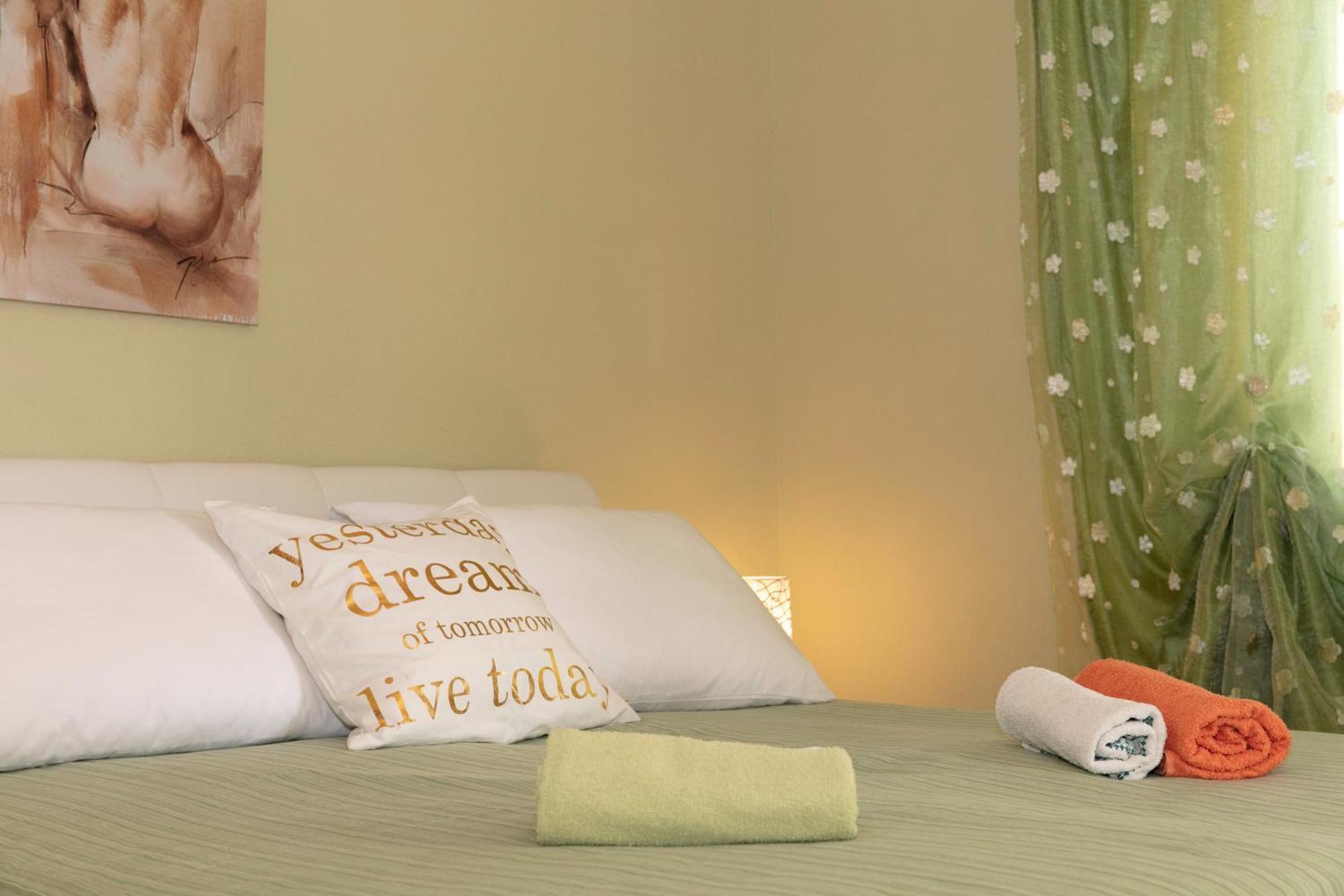 Apartmani Darinka Baska Voda Ngoại thất bức ảnh