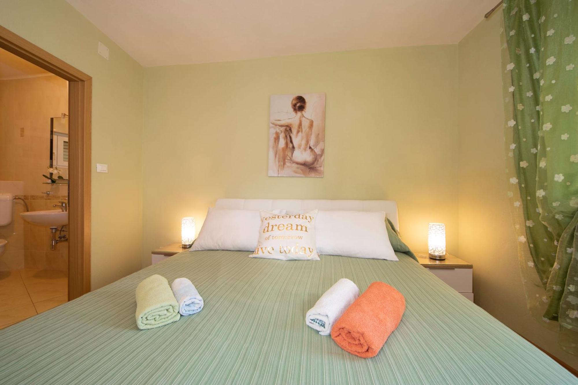 Apartmani Darinka Baska Voda Ngoại thất bức ảnh