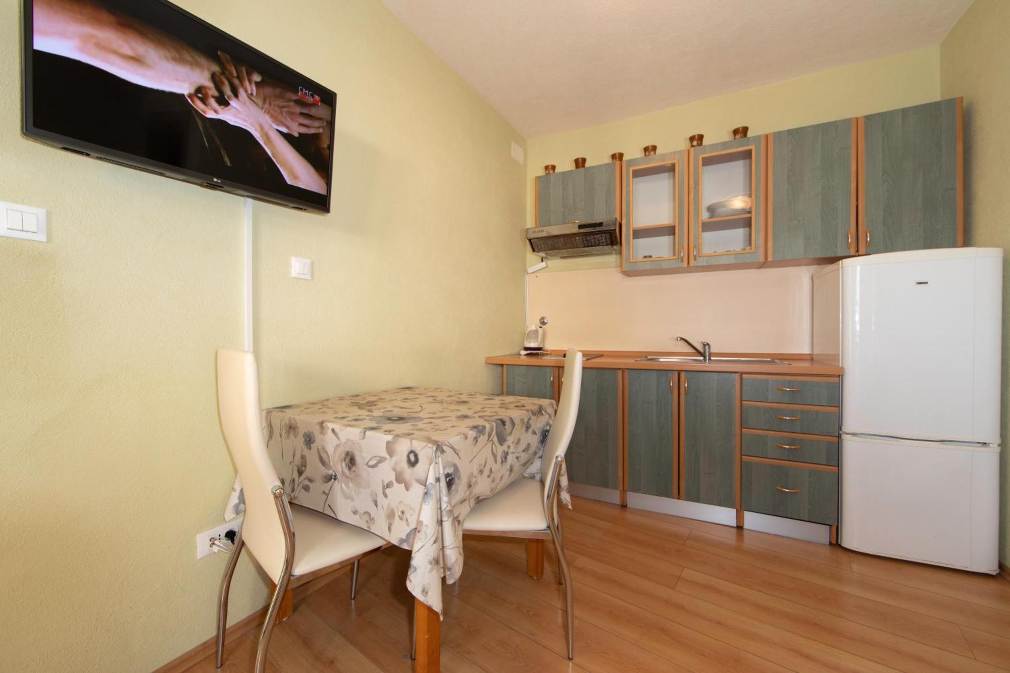 Apartmani Darinka Baska Voda Ngoại thất bức ảnh