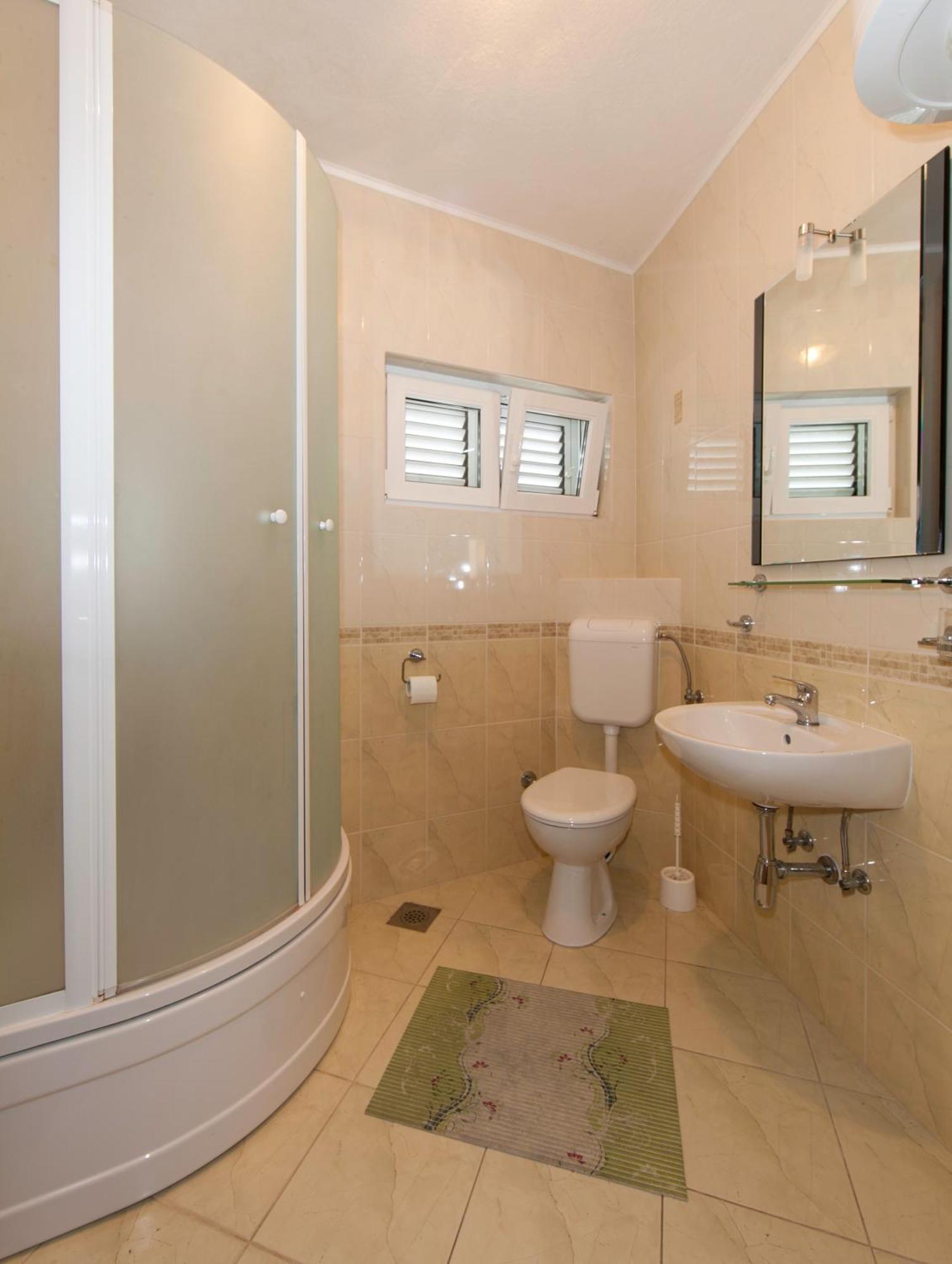 Apartmani Darinka Baska Voda Ngoại thất bức ảnh