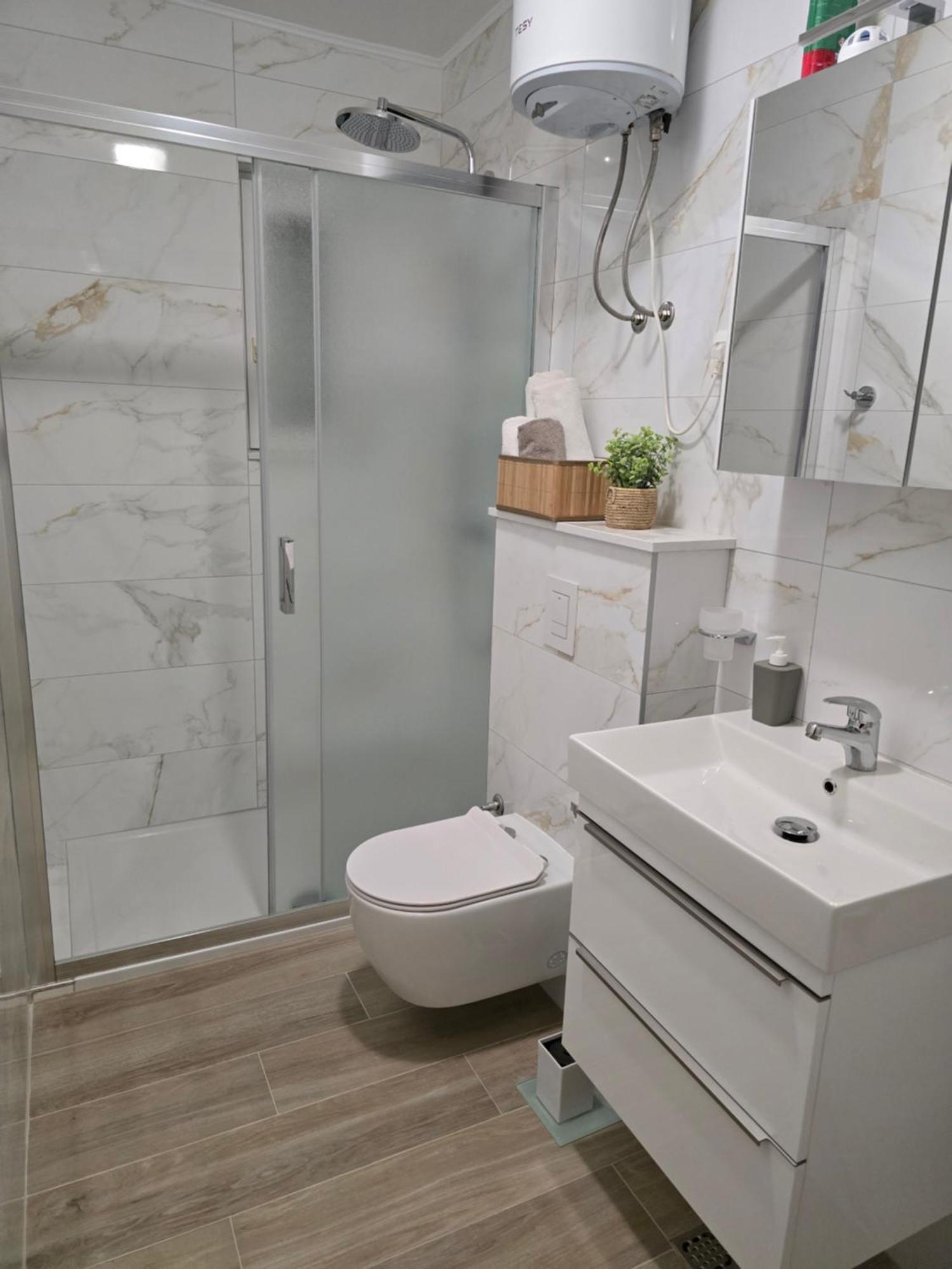 Apartmani Darinka Baska Voda Ngoại thất bức ảnh