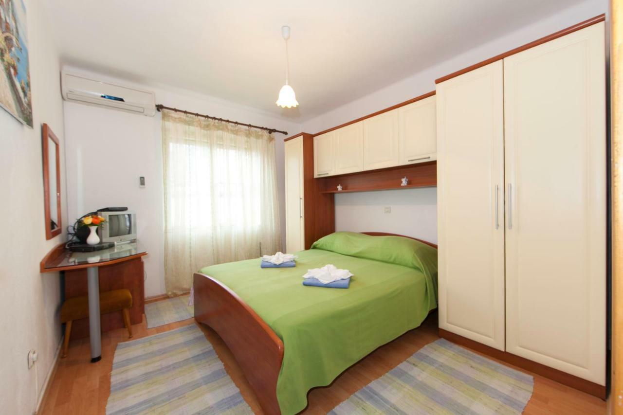 Apartmani Darinka Baska Voda Ngoại thất bức ảnh