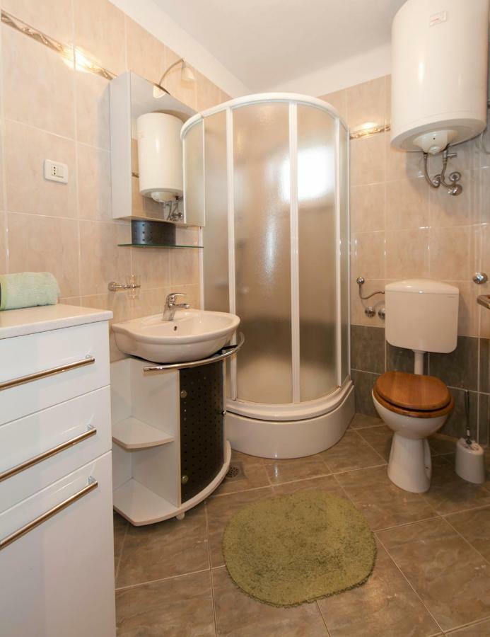 Apartmani Darinka Baska Voda Ngoại thất bức ảnh
